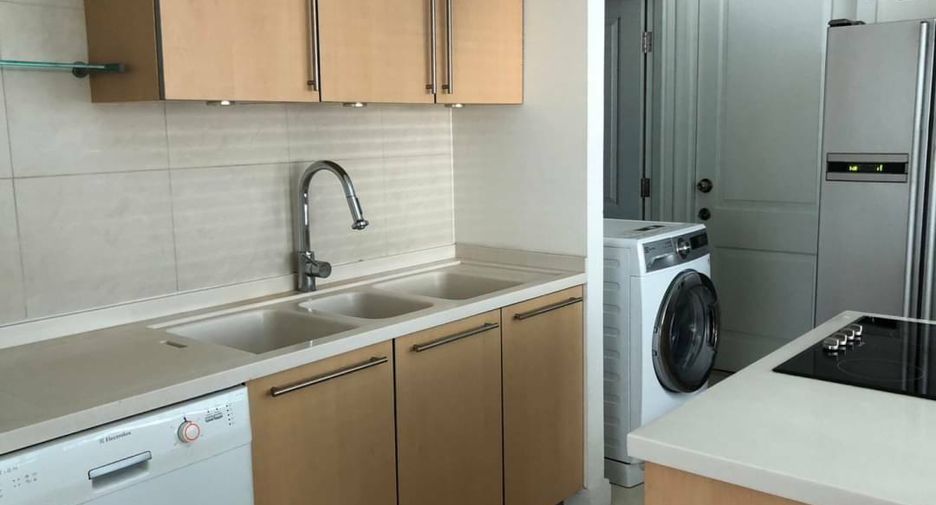 Wohnung zur Miete mit 3 Zimmer in Pathum Wan, Bangkok
