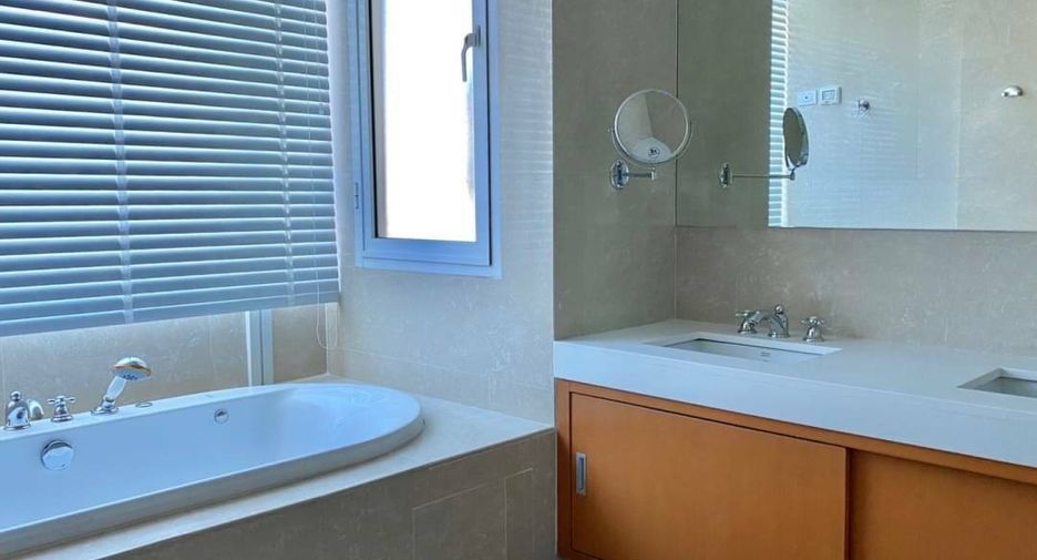 Wohnung zur Miete mit 3 Zimmer in Pathum Wan, Bangkok