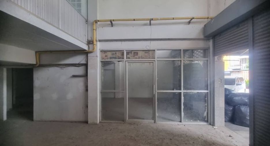 For rent and for sale 6 bed retail Space in Mueang Nonthaburi, Nonthaburi