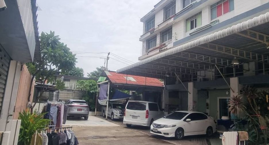 For rent and for sale 6 bed retail Space in Mueang Nonthaburi, Nonthaburi