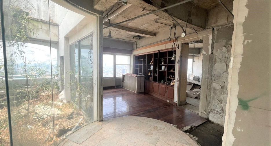 For sale 5 bedrooms condo in Khlong San, Bangkok