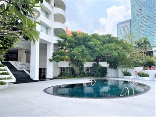 For sale 5 bed condo in Khlong San, Bangkok