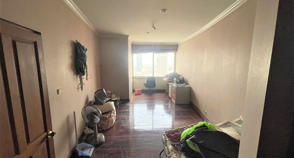 For sale 5 bedrooms condo in Khlong San, Bangkok