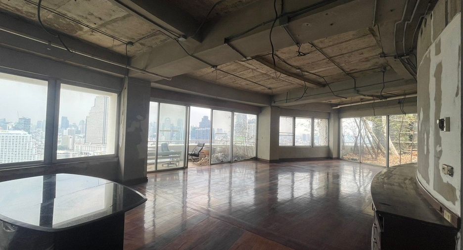 For sale 5 bedrooms condo in Khlong San, Bangkok