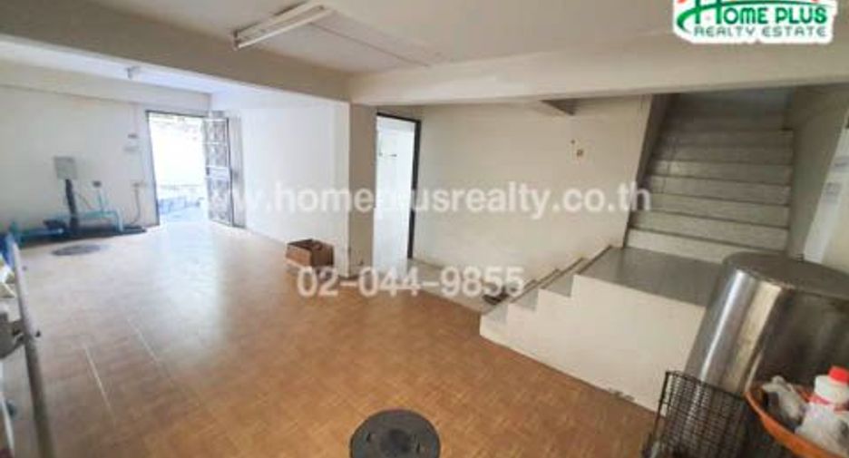 À vendre 14 chambres local commercial à Mueang Chon Buri, Chonburi