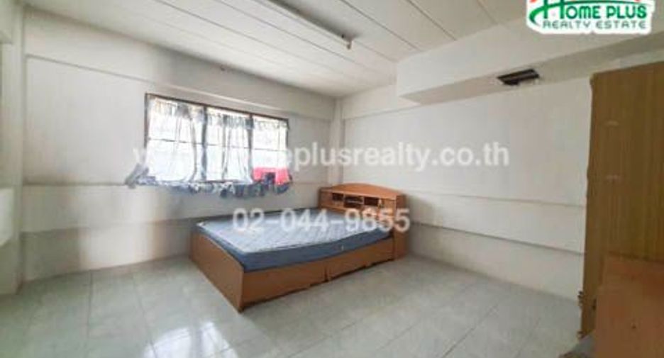 À vendre 14 chambres local commercial à Mueang Chon Buri, Chonburi