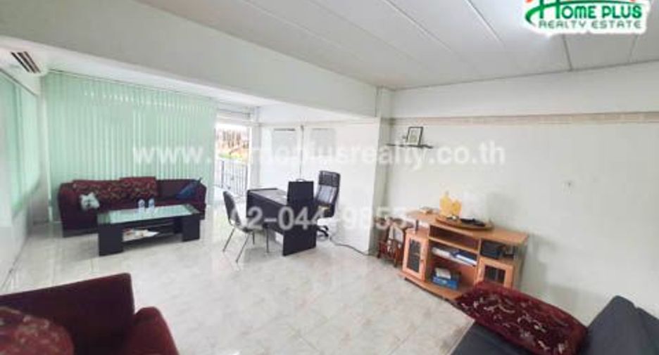 À vendre 14 chambres local commercial à Mueang Chon Buri, Chonburi