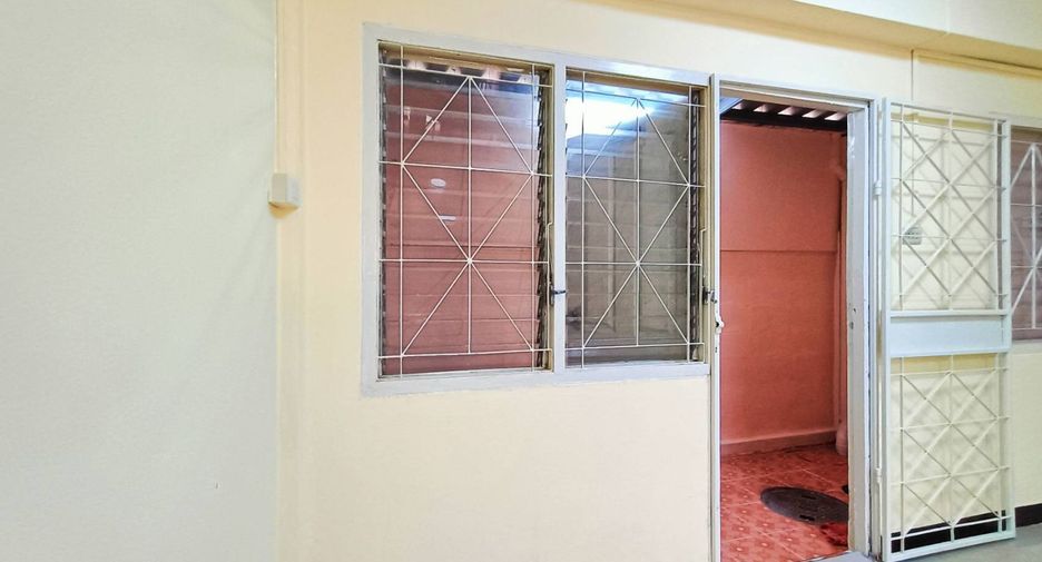 Reihenhaus zum Kauf mit 2 Zimmer in Mueang Nonthaburi, Nonthaburi