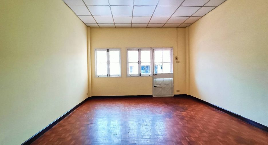 Reihenhaus zum Kauf mit 2 Zimmer in Mueang Nonthaburi, Nonthaburi