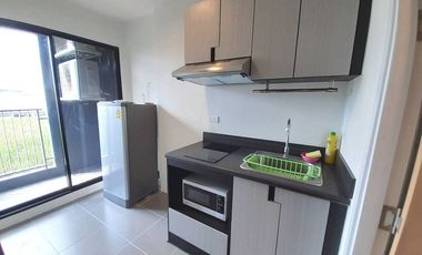 À vendre 1 chambre condo à Huai Khwang, Bangkok