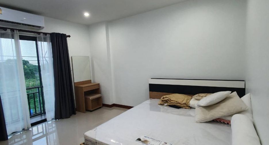 For sale 3 bed retail Space in Mueang Phitsanulok, Phitsanulok