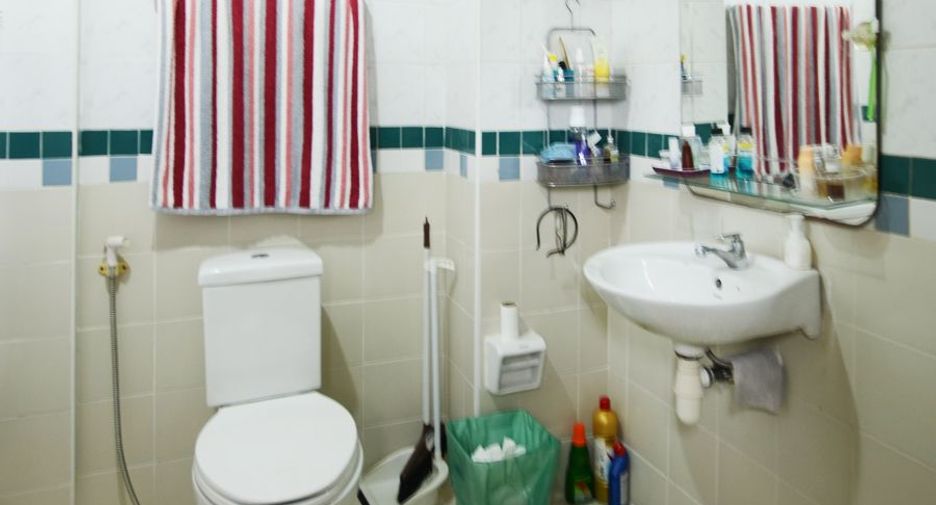 Reihenhaus zum Kauf mit 5 Zimmer in Lat Phrao, Bangkok