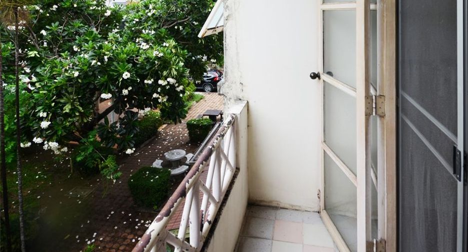 Reihenhaus zum Kauf mit 5 Zimmer in Lat Phrao, Bangkok
