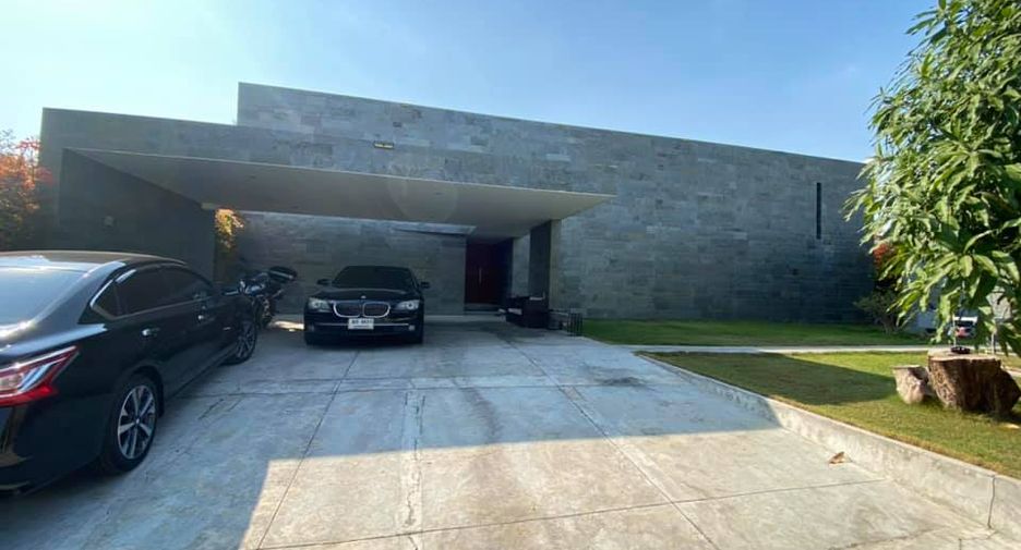 For sale 6 bedrooms villa in Bang Phli, Samut Prakan