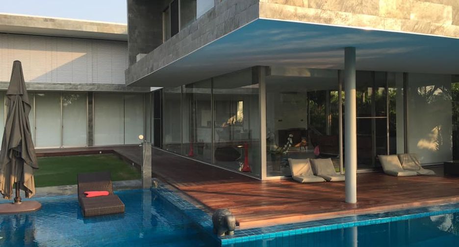 For sale 6 bedrooms villa in Bang Phli, Samut Prakan