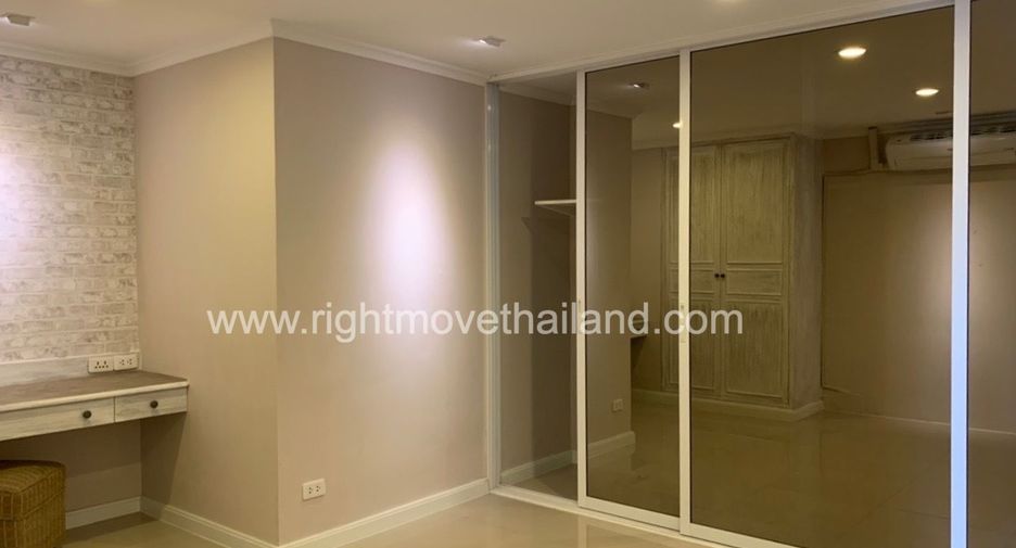 For sale 2 bedrooms condo in Watthana, Bangkok
