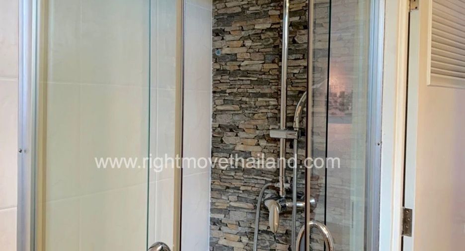 For sale 2 bedrooms condo in Watthana, Bangkok