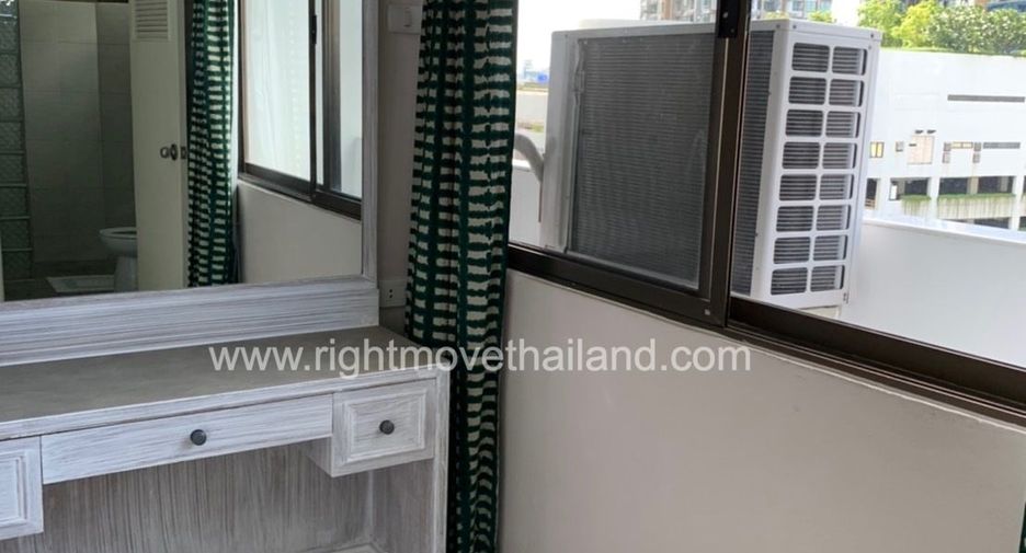 For sale 2 bedrooms condo in Watthana, Bangkok