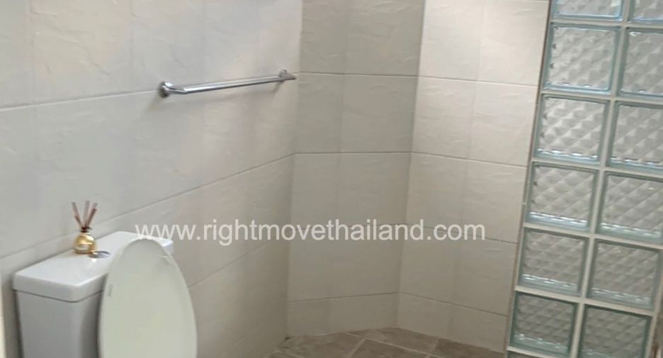 For sale 2 bedrooms condo in Watthana, Bangkok