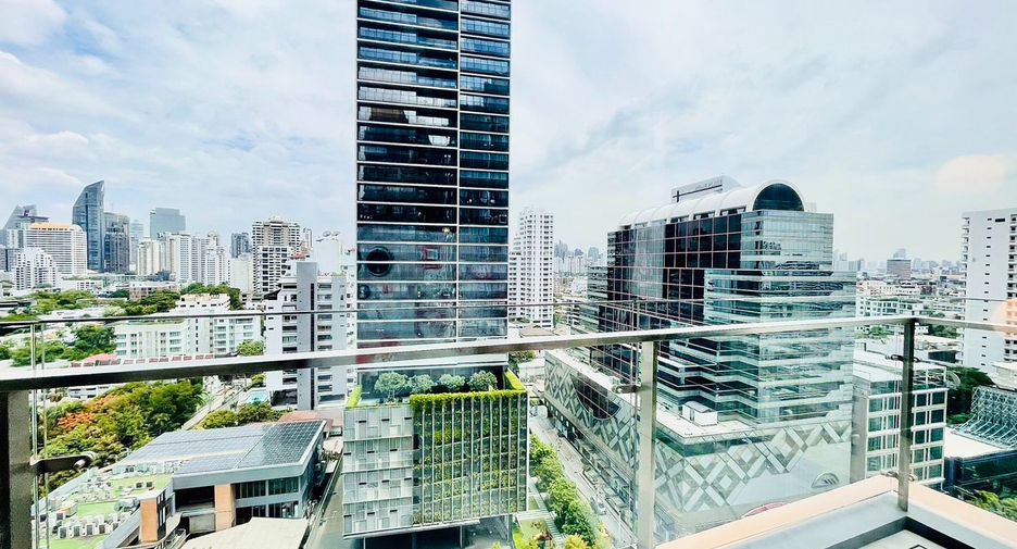 For rent 2 bedrooms condo in Watthana, Bangkok