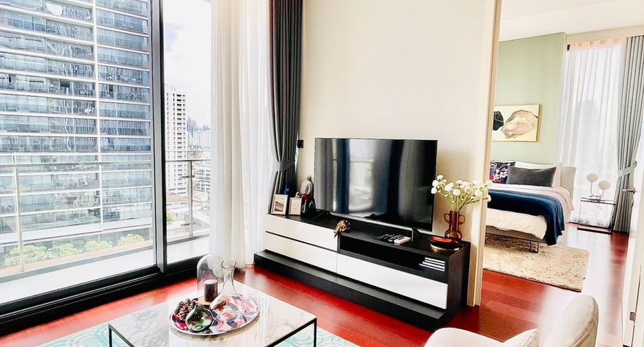For rent 2 bedrooms condo in Watthana, Bangkok