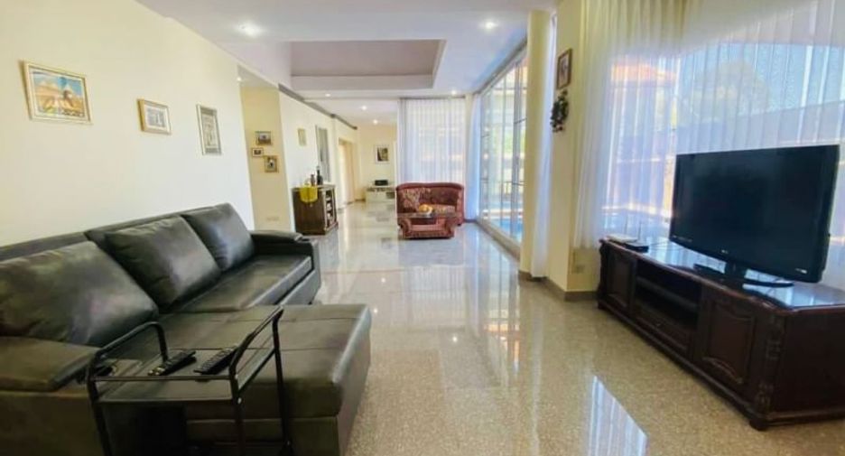 Haus zum Kauf mit 5 Zimmer in Bang Lamung, Chonburi