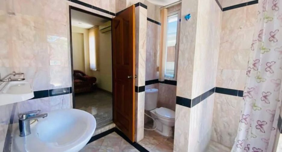 Haus zum Kauf mit 5 Zimmer in Bang Lamung, Chonburi