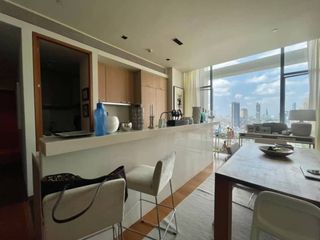 Condo en venta de 3 habitaciones en Sathon, Bangkok