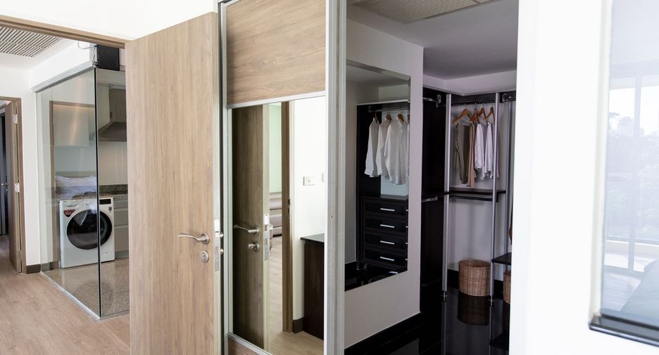 For rent 2 bedrooms apartment in Watthana, Bangkok