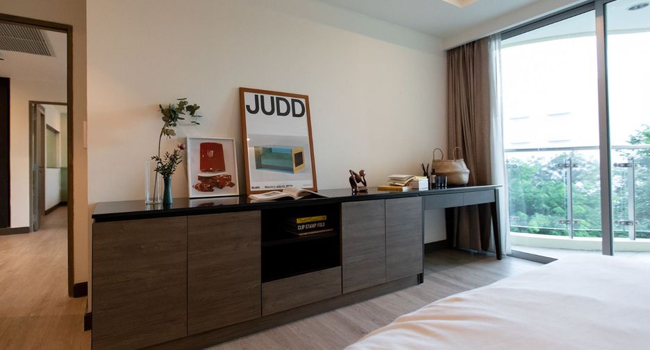 For rent 2 bedrooms apartment in Watthana, Bangkok