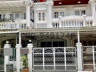 For sale 2 bedrooms townhouse in Bang Na, Bangkok