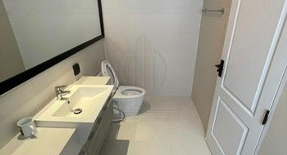 For sale 4 bedrooms house in Mueang Samut Prakan, Samut Prakan