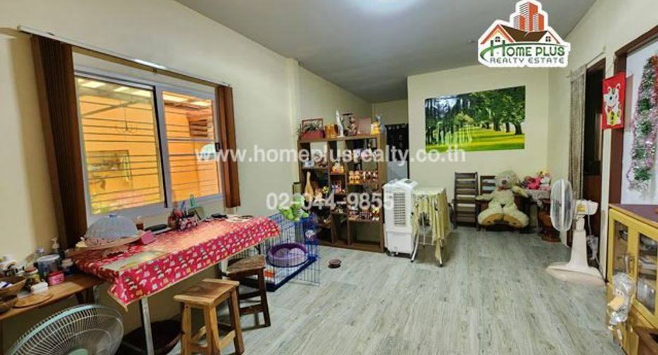 For sale 2 bedrooms townhouse in Nakhon Chai Si, Nakhon Pathom