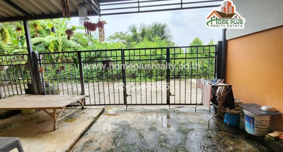 For sale 2 bedrooms townhouse in Nakhon Chai Si, Nakhon Pathom