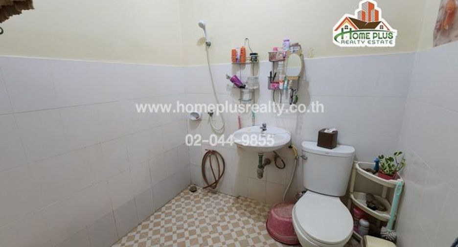 For sale 2 bedrooms townhouse in Nakhon Chai Si, Nakhon Pathom