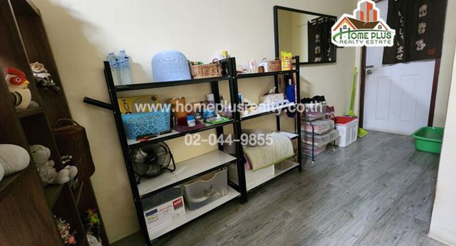 For sale 2 bedrooms townhouse in Nakhon Chai Si, Nakhon Pathom