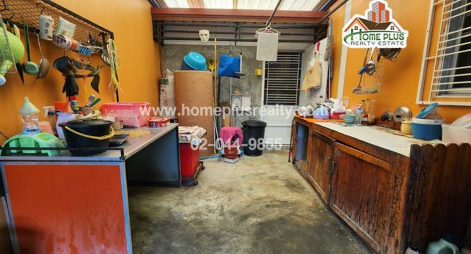 For sale 2 bedrooms townhouse in Nakhon Chai Si, Nakhon Pathom