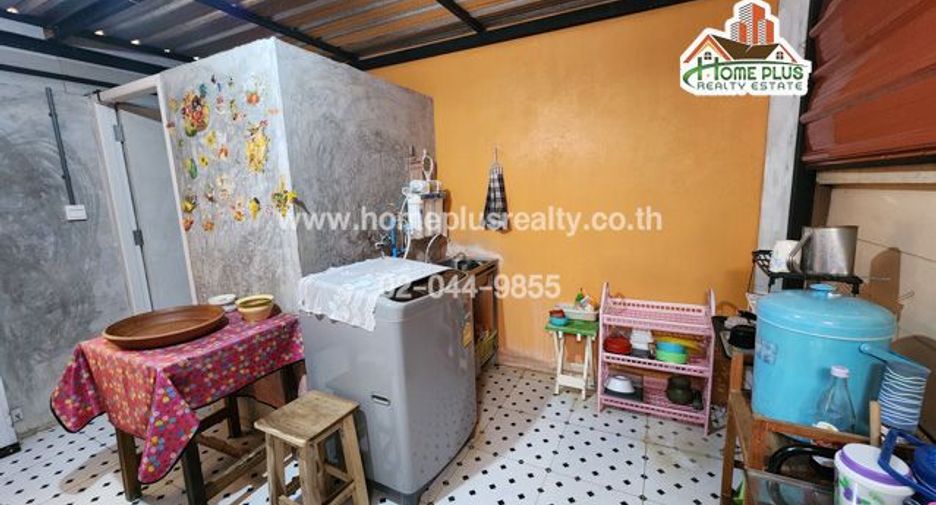 For sale 2 bedrooms townhouse in Nakhon Chai Si, Nakhon Pathom