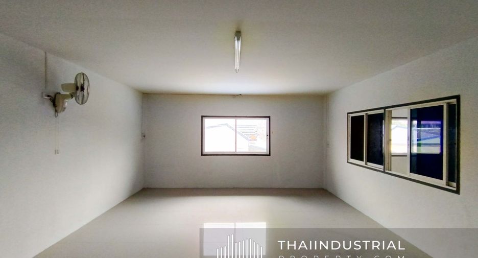 For rent warehouse in Ban Bueng, Chonburi