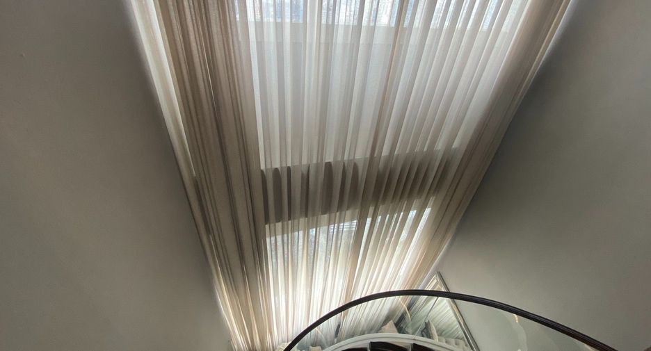 Condo en alquiler de 3 habitaciones en Khlong Toei, Bangkok