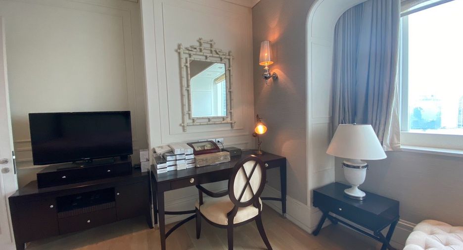 Condo en alquiler de 3 habitaciones en Khlong Toei, Bangkok