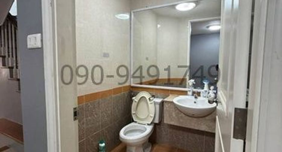For rent 3 bedrooms house in Bang Kapi, Bangkok