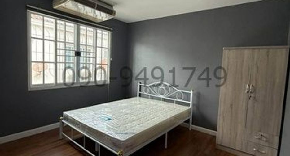 For rent 3 bedrooms house in Bang Kapi, Bangkok
