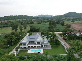 À vendre 3 chambres villa à Bang Saray, Pattaya