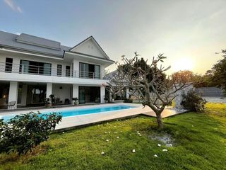 À vendre 3 chambres villa à Bang Saray, Pattaya