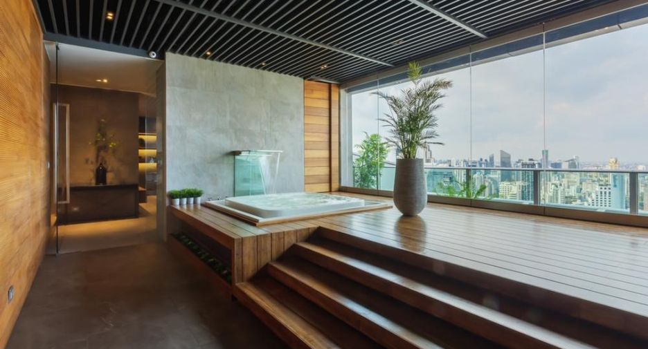 For rent そして for sale 2 ベッドルーム condo in Khlong Toei, Bangkok