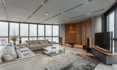 Condo en alquiler y en venta de 2 habitaciones en Khlong Toei, Bangkok