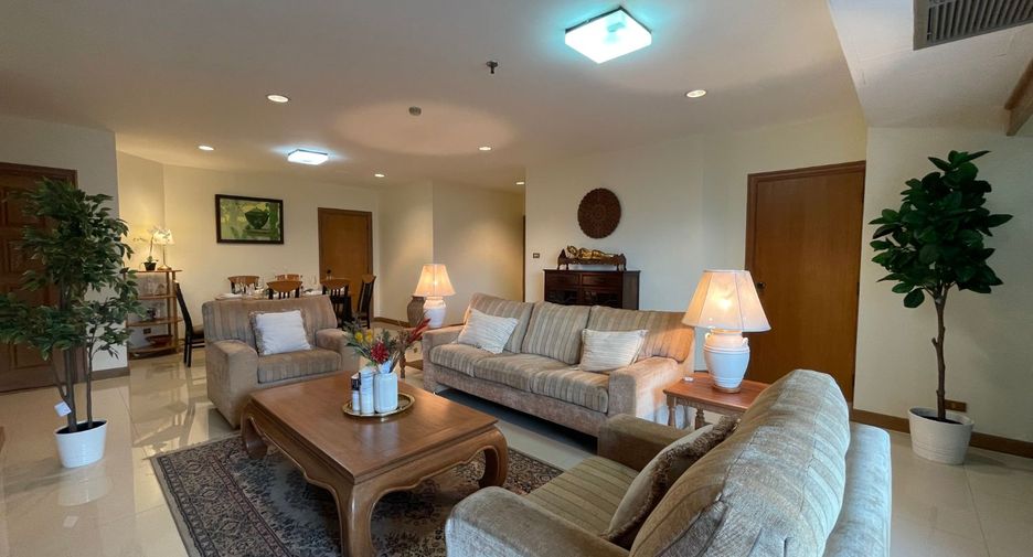 For sale 3 bedrooms condo in Watthana, Bangkok