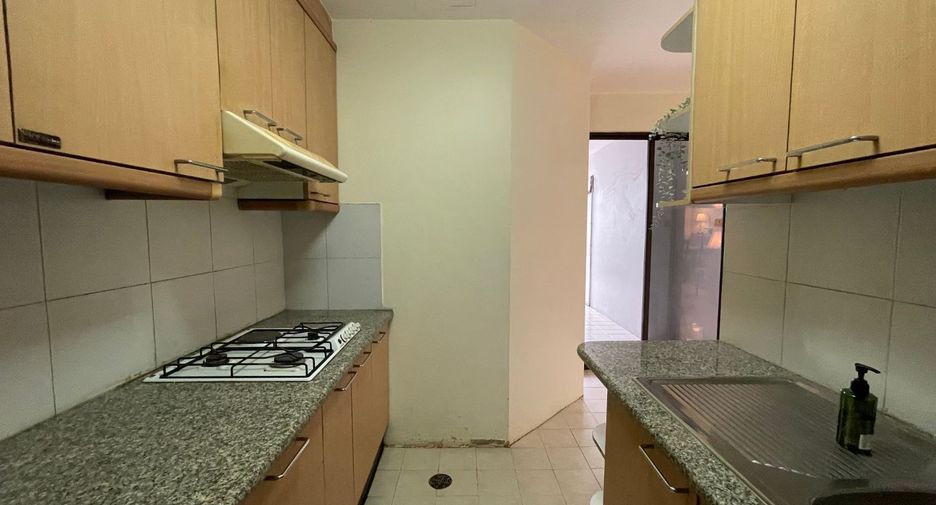For sale 3 bedrooms condo in Watthana, Bangkok