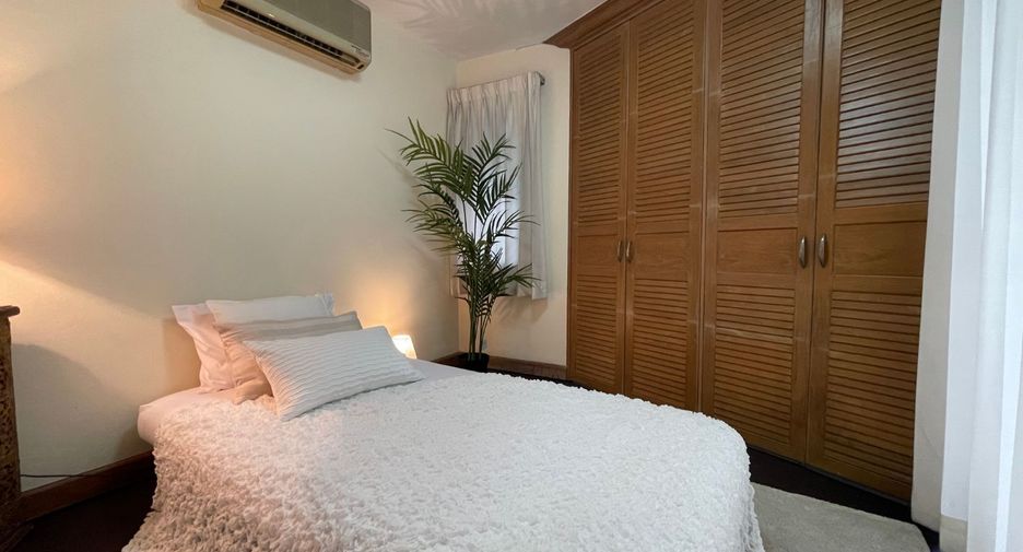 For sale 3 bedrooms condo in Watthana, Bangkok